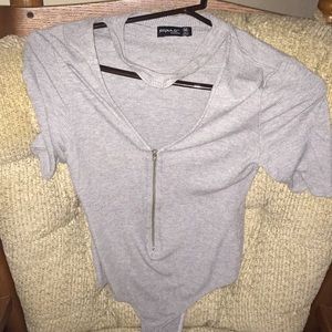 One piece suit with fabric choker